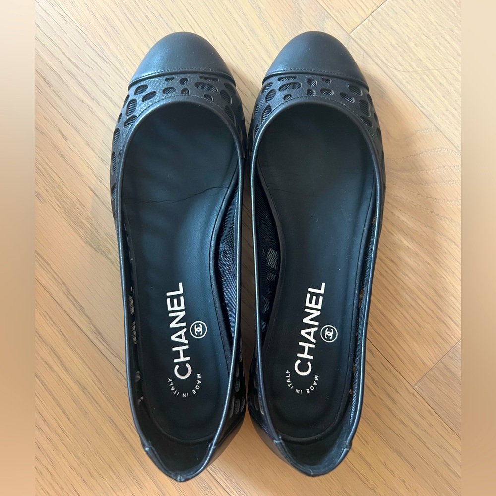 CHANEL black flats size 37 Women’s (fits 6.5-7 US）